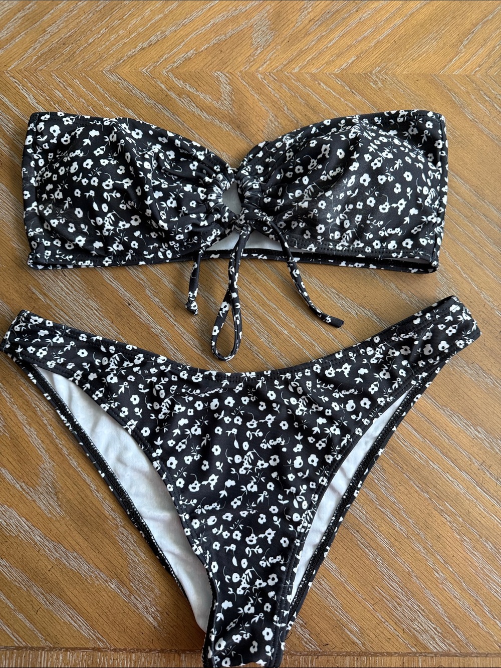 Source Unknown Black and White Floral Bandeau Bikini